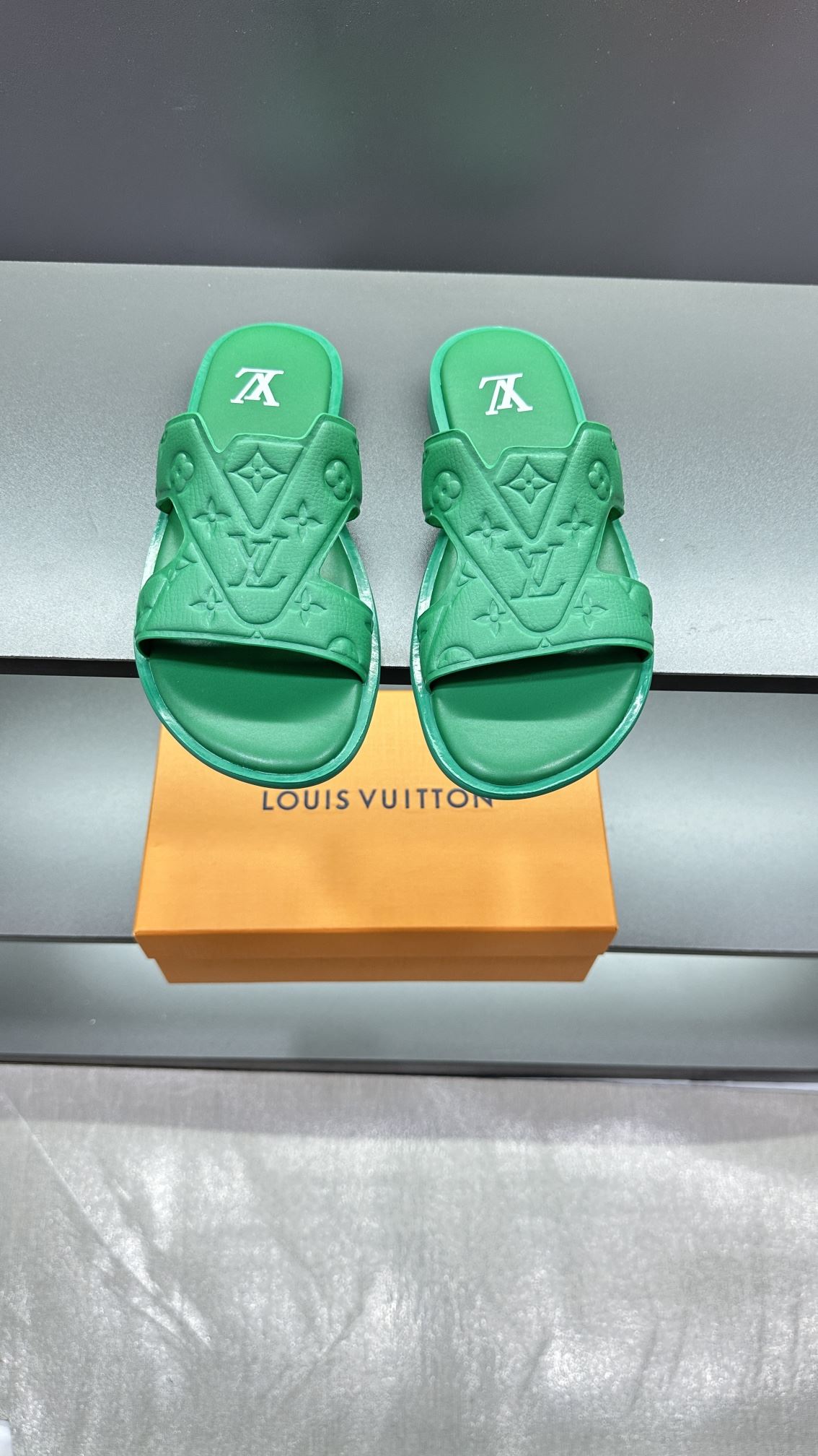 Louis Vuitton Slippers